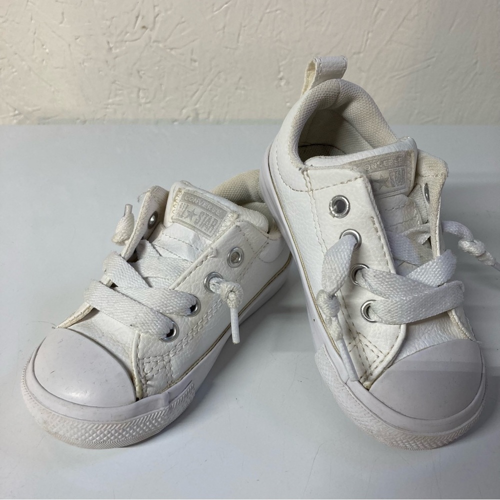 Converse White Classic Low-Top Sneakers Infant size 6